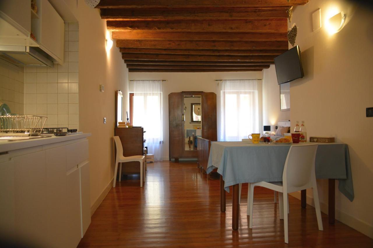 Ferienwohnung Accogliente Locale Con Terrazzo In Centro Storico Vittorio Veneto Exterior foto